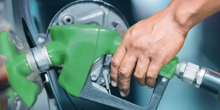 Pese a conflicto en Medio Oriente, no habrá “gasolinazos”: Sheinbaum
