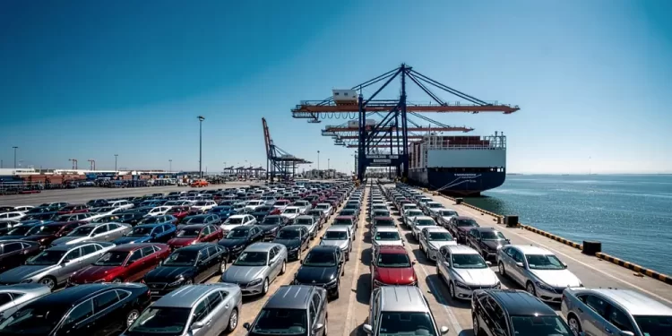 Bajan 9 % exportaciones automotrices en junio