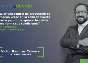 Energia Debate slide: logo on left, Spanish quote about green hydrogen in Puerto Peñasco, speaker Víctor Ramírez Cabrera with 'INTERMITENCIAS' text.
